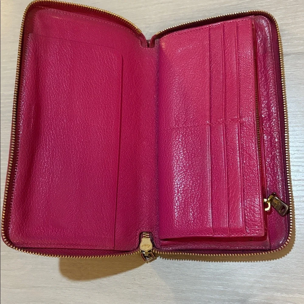 Miu‎ Miu Fuchsia Leather large Wallet 8.5